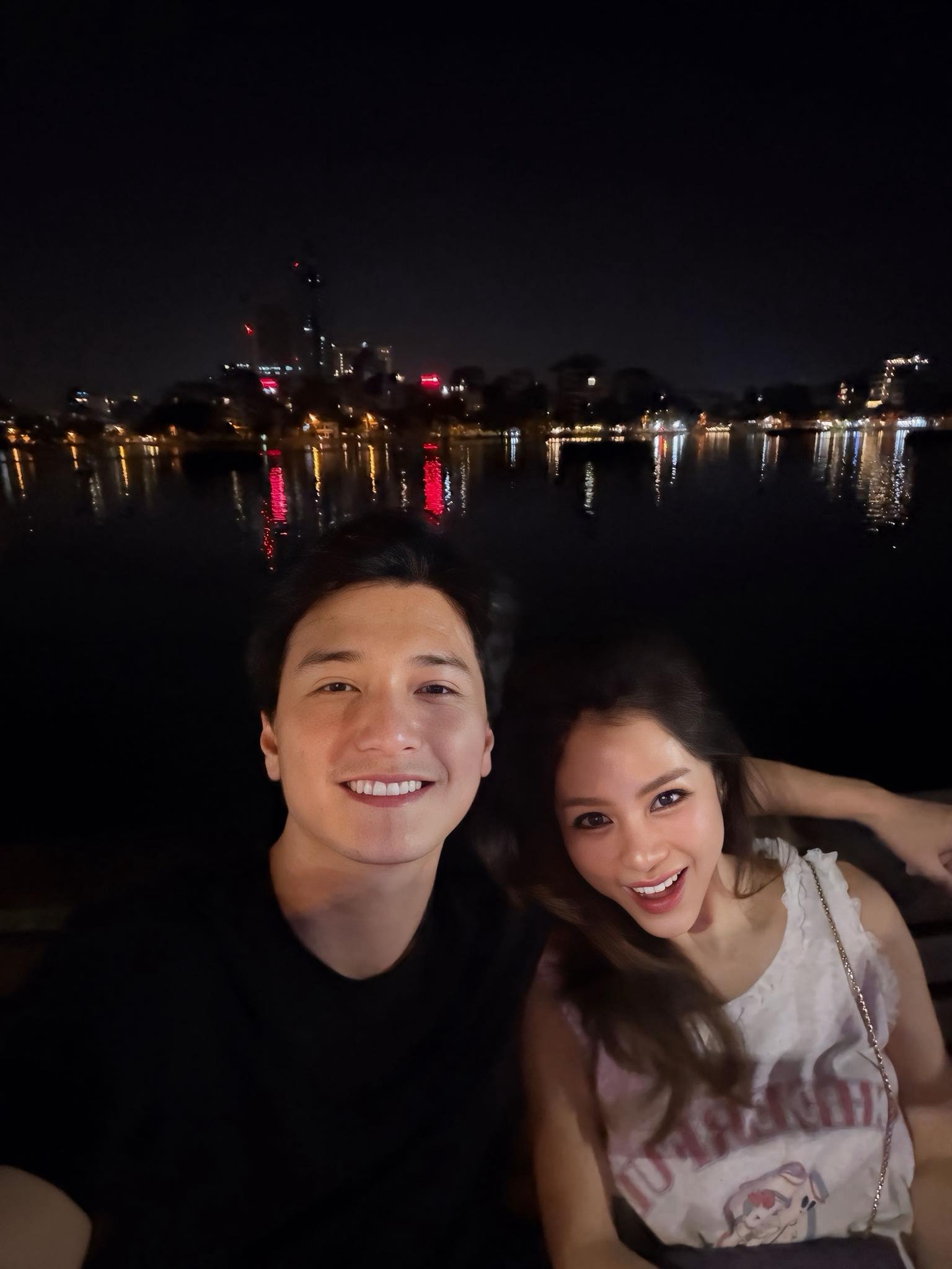 Nhan sắc mẹ đơn th&acirc;n được nam diễn vi&ecirc;n k&eacute;m 6 tuổi y&ecirc;u say đắm, sở hữu nh&agrave; 9 tầng ở trung t&acirc;m H&agrave; Nội- Ảnh 2.