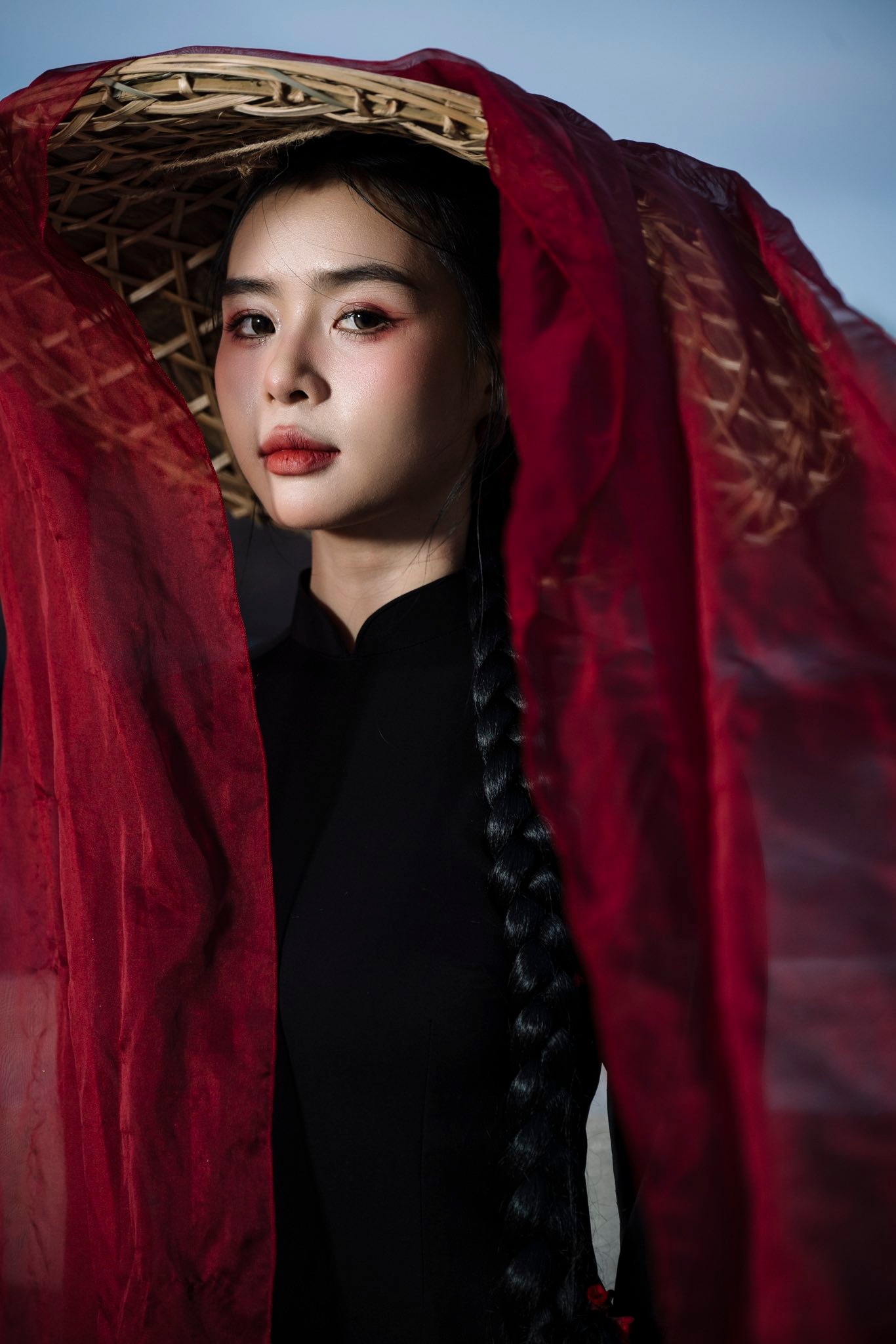 M&ecirc; mẩn ngắm nhan sắc hotgirl khiến Thanh Nh&agrave;n U22 Việt Nam phải 