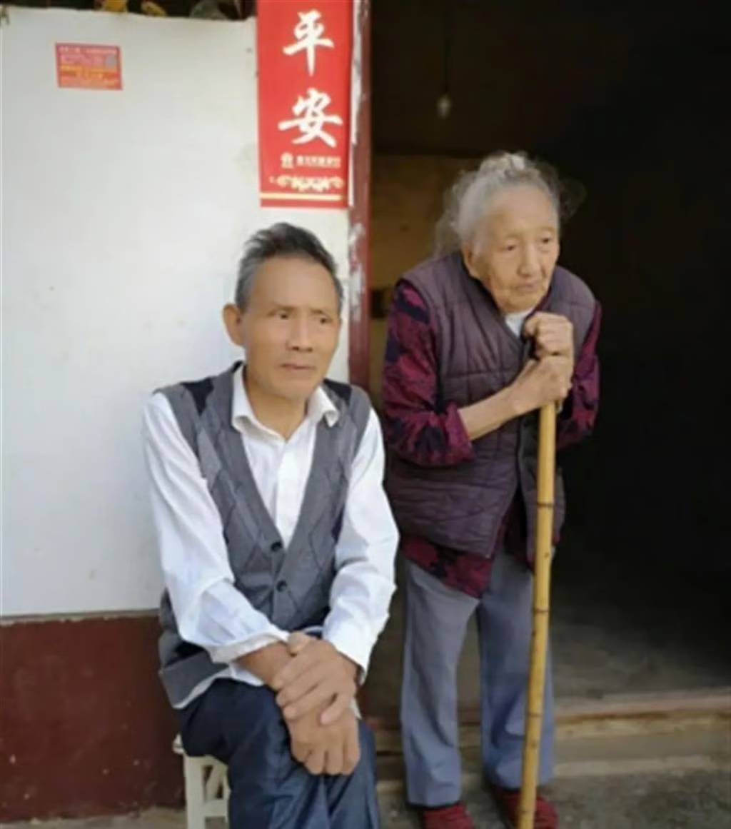 Cụ b&agrave; 103 tuổi qua đời sau 80 năm chờ chồng l&agrave;m việc ở nước ngo&agrave;i quay về, gi&acirc;y ph&uacute;t cuối c&ugrave;ng vẫn nắm chặt chiếc vỏ gối cũ- Ảnh 1.