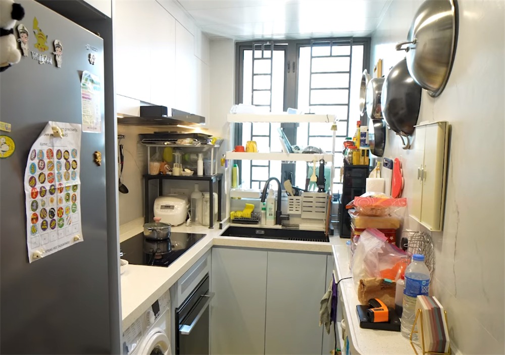 Gi&uacute;p việc sống c&ugrave;ng nh&agrave;, gia chủ chi 1,5 tỷ cải tạo căn hộ 52m&sup2;- Ảnh 6.