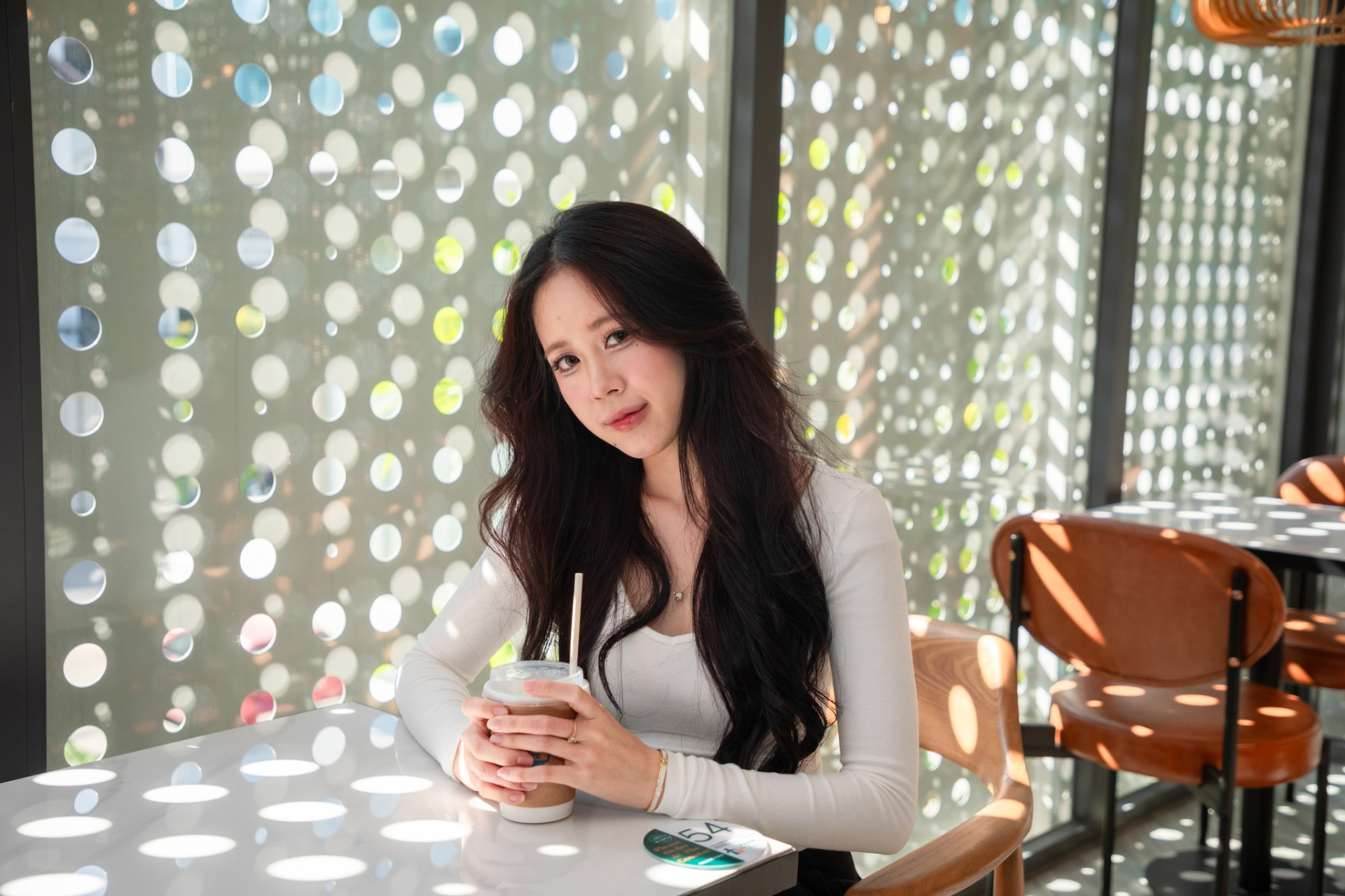 QU&Aacute; XỊN: 1 trường ở TP.HCM mở qu&aacute;n c&agrave; ph&ecirc; như resort trong khu&ocirc;n vi&ecirc;n, sinh vi&ecirc;n đi v&agrave;i bước l&agrave; c&oacute; chỗ ngồi học cực chill- Ảnh 11.