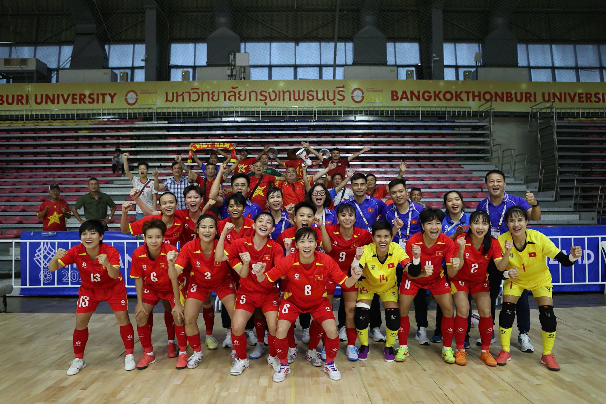 FIFA vinh danh Trần Thị Huyền Trang, tuổi 37 th&agrave;nh 