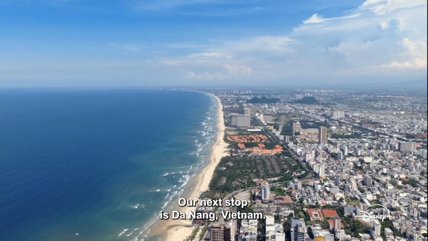 Jimin - Jungkook (BTS) &ldquo;h&ograve;a tan&rdquo; khi đến Đ&agrave; Nẵng: Đi chợ mặc cả th&agrave;nh c&ocirc;ng như người Việt xịn!- Ảnh 1.