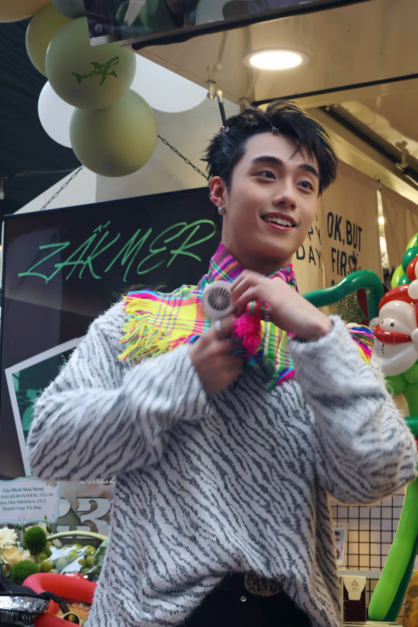 Nam thần Vbiz b&aacute;n v&eacute; fanmeeting ế ẩm, đến mức phải để mẹ giải cứu?- Ảnh 4.