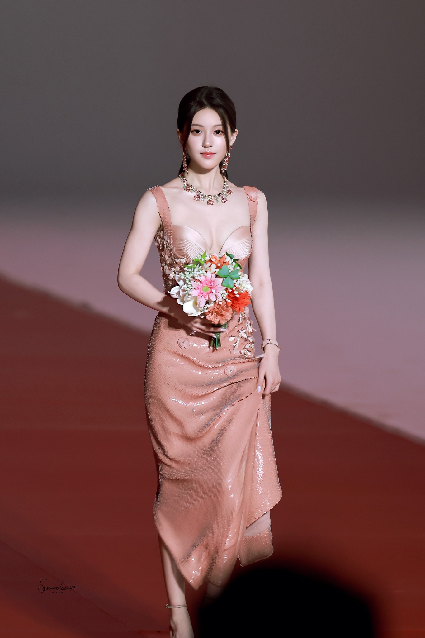 Hot nhất Weibo: Dương Dương v&agrave; Triệu Lộ Tư lộ chuyện hẹn h&ograve;, nh&agrave; g&aacute;i &ecirc; chề v&igrave; bị cả MXH cười ch&ecirc;- Ảnh 6.