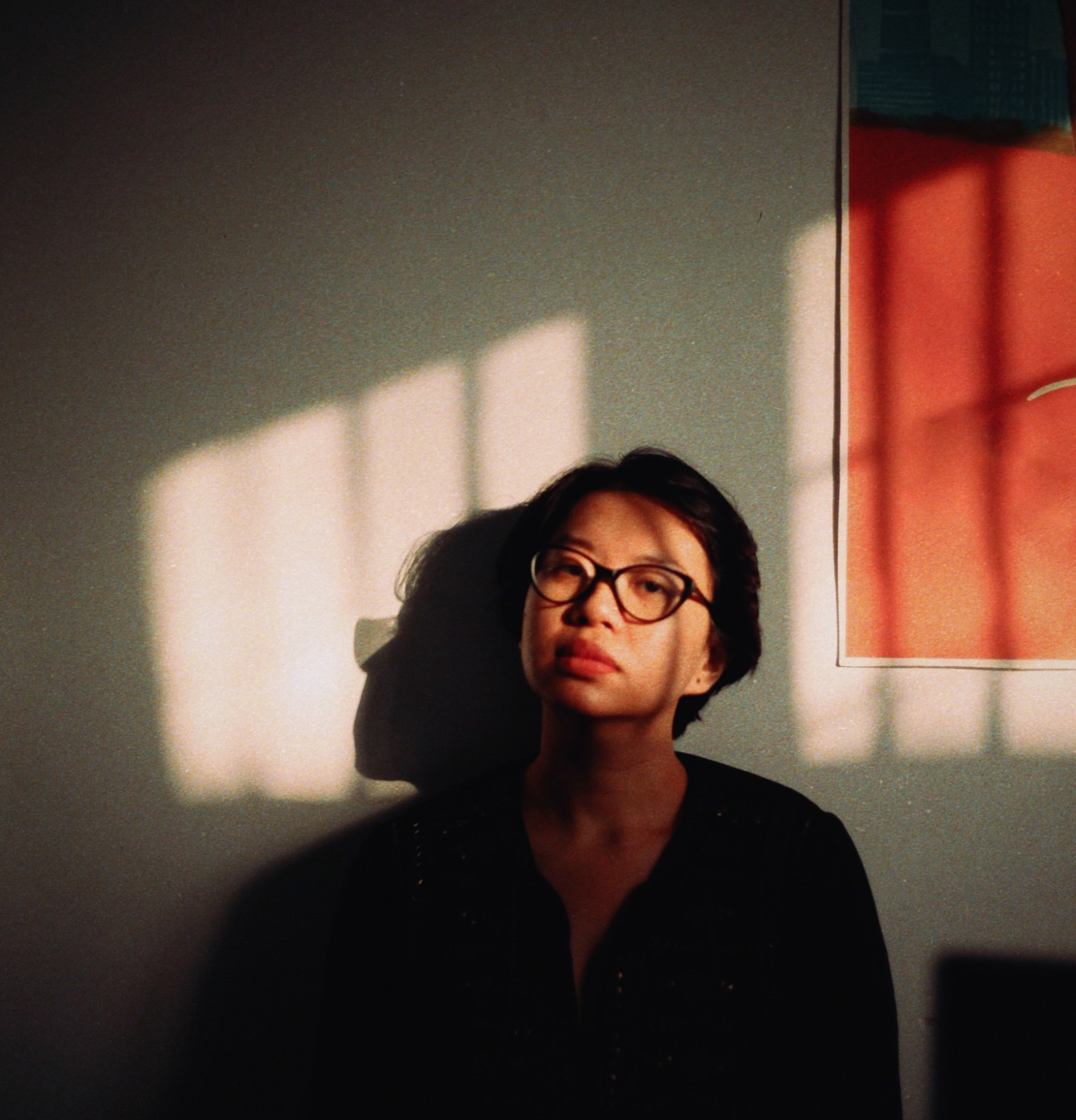 Đạo diễn Lan Nguy&ecirc;n v&agrave; h&agrave;nh tr&igrave;nh lần theo những sợi chỉ v&ocirc; h&igrave;nh của Ch&acirc;n Trời Rực Rỡ- Ảnh 4.