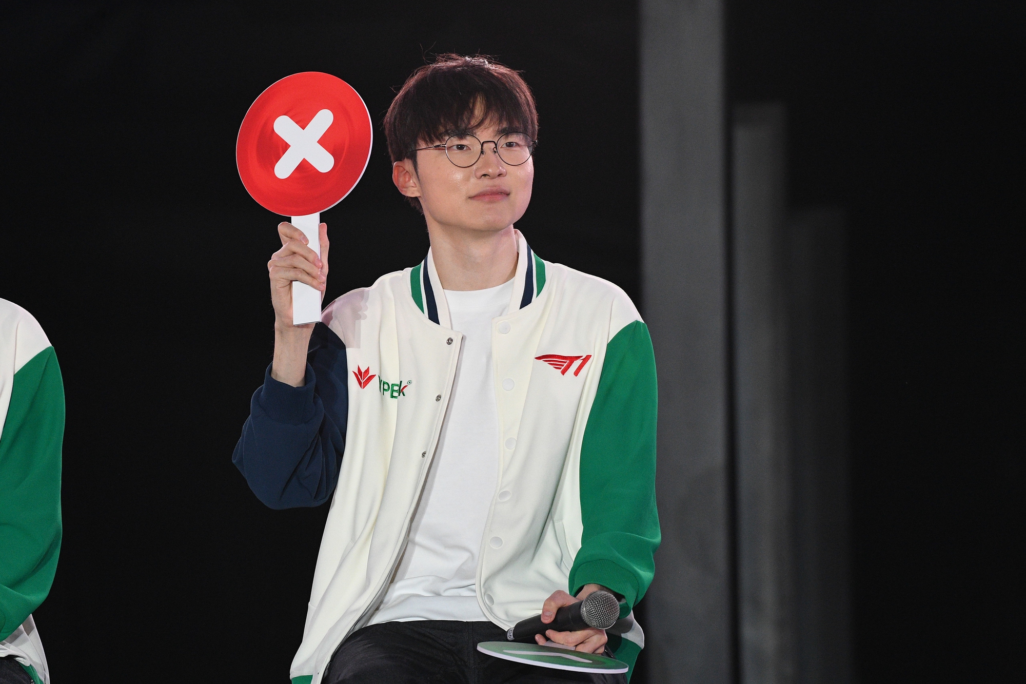 Những khoảnh khắc ấn tượng nhất sự kiện T1 đến Việt Nam: Thầy Gi&aacute;o Ba solokill Faker, fan Việt tổ chức sinh nhật cho Oner- Ảnh 5.