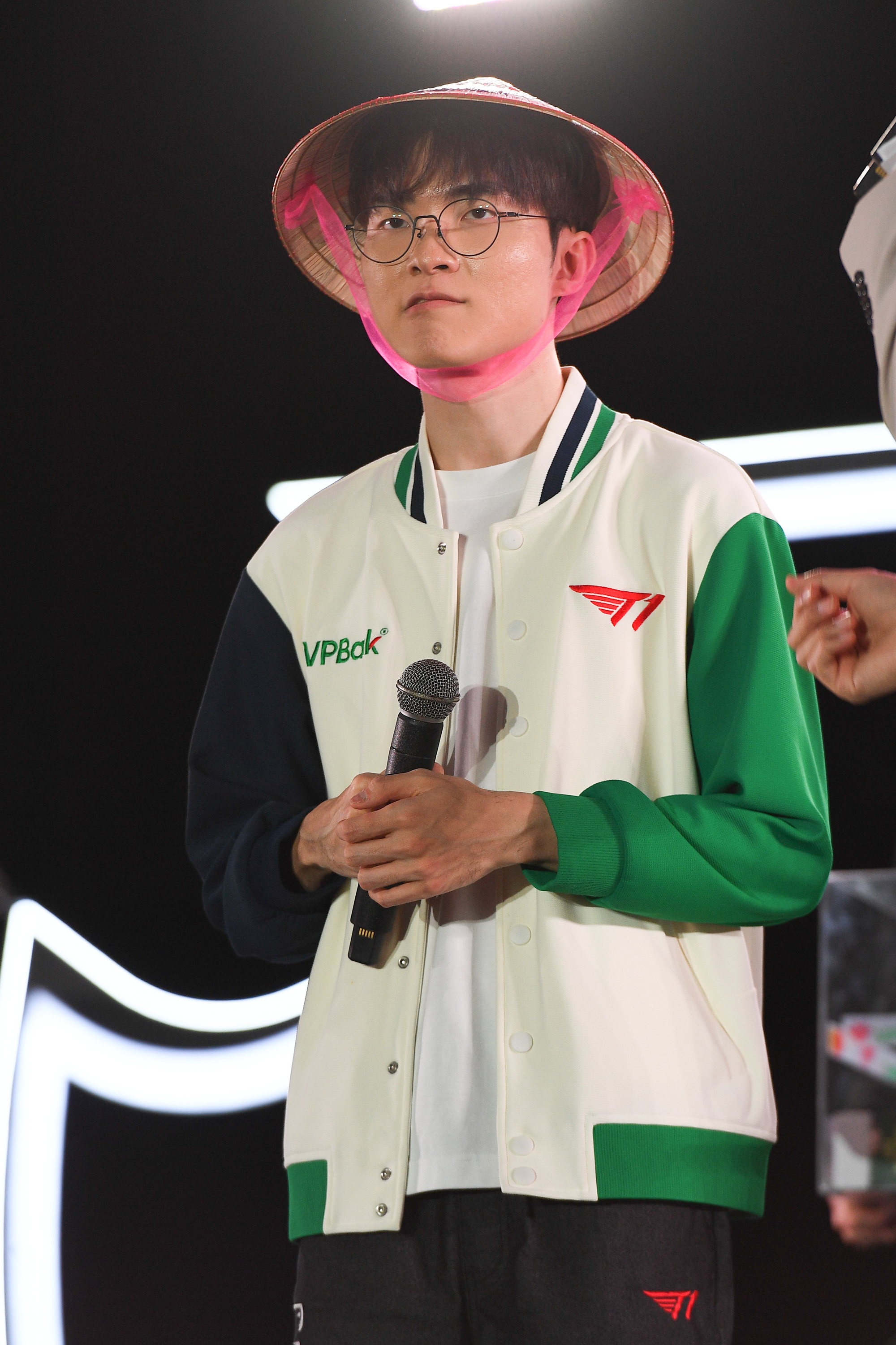 Những khoảnh khắc ấn tượng nhất sự kiện T1 đến Việt Nam: Thầy Gi&aacute;o Ba solokill Faker, fan Việt tổ chức sinh nhật cho Oner- Ảnh 10.