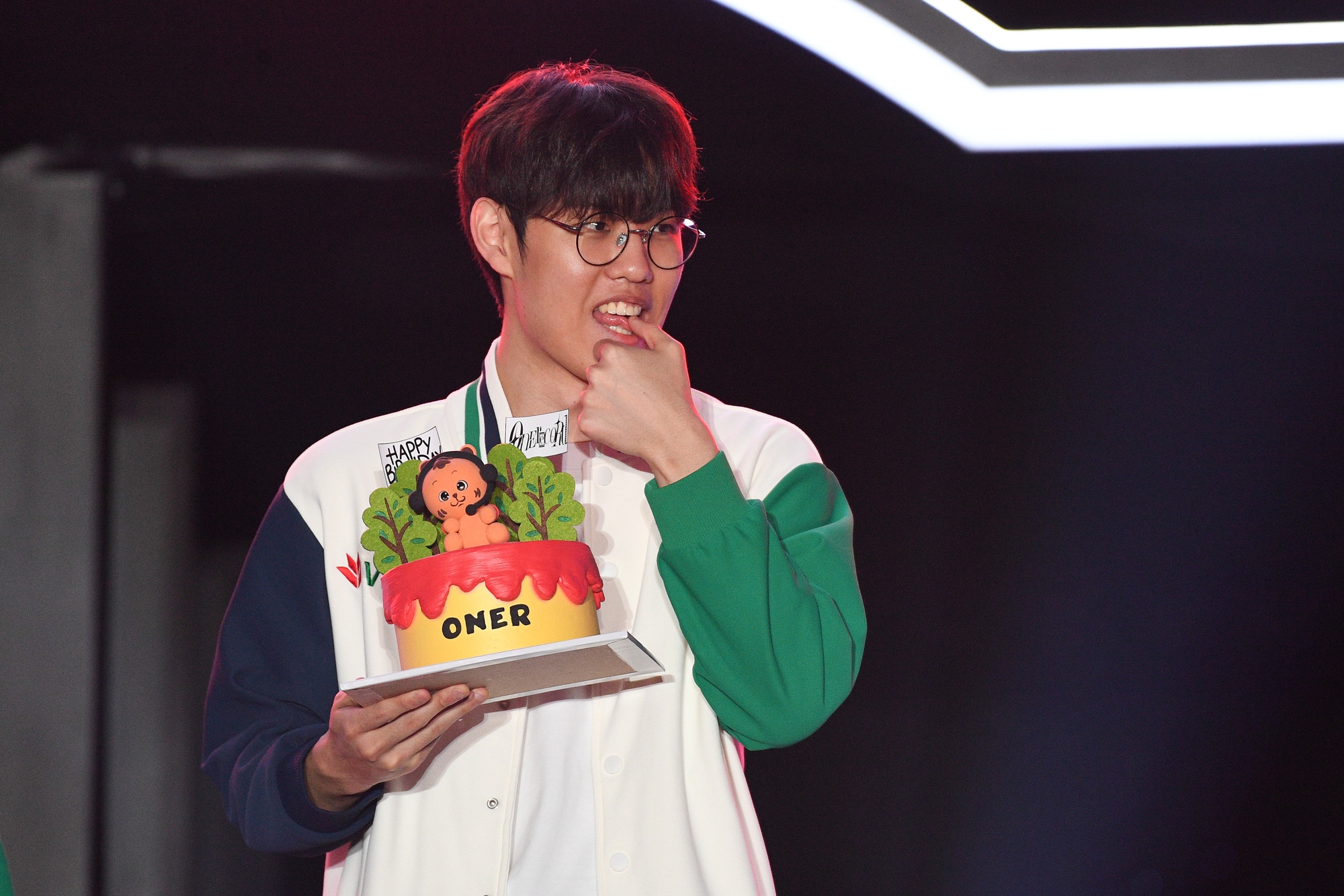 Những khoảnh khắc ấn tượng nhất sự kiện T1 đến Việt Nam: Thầy Gi&aacute;o Ba solokill Faker, fan Việt tổ chức sinh nhật cho Oner- Ảnh 9.