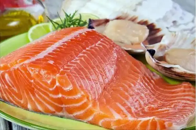 "Nh&agrave; v&ocirc; địch" nu&ocirc;i dưỡng tr&aacute;i tim đ&atilde; lộ diện: Kh&ocirc;ng phải t&aacute;o đỏ m&agrave; l&agrave; loại c&aacute; v&agrave; loại hạt n&agrave;y, người sang tuổi trung ni&ecirc;n h&atilde;y ăn nhiều l&ecirc;n- Ảnh 4.