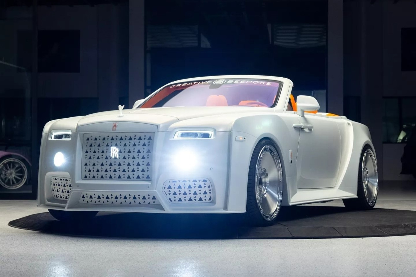 Rolls-Royce Dawn độ độc lạ, chỉ c&oacute; 25 chiếc to&agrave;n cầu- Ảnh 9.