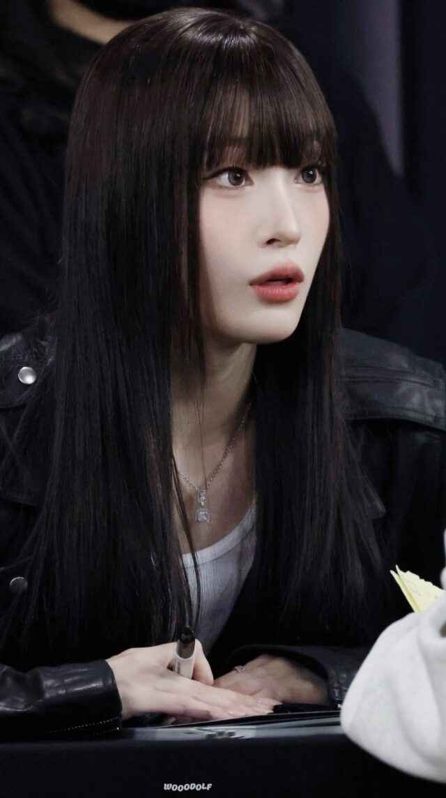 Tiểu thư Samsung khiến qu&aacute; khứ của Kim Ji Won được nhắc lại- Ảnh 2.