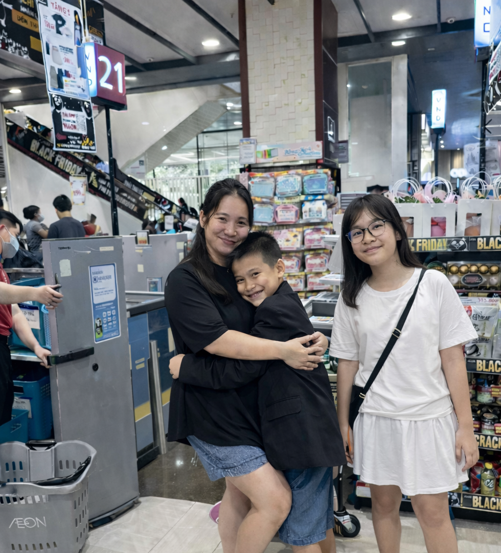 B&agrave; mẹ TP.HCM đem 1 thứ cực ĐƠN GIẢN khi đi si&ecirc;u thị: Ai ngờ con ng&agrave;y c&agrave;ng hiểu tiền bạc, thay đổi cả c&aacute;ch sống!- Ảnh 1.