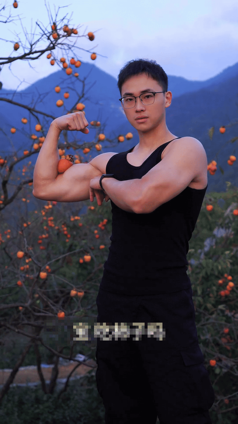 B&iacute; thư th&ocirc;n sinh năm 1997 mặc &aacute;o ba lỗ quảng b&aacute; n&ocirc;ng sản địa phương: B&aacute;n 