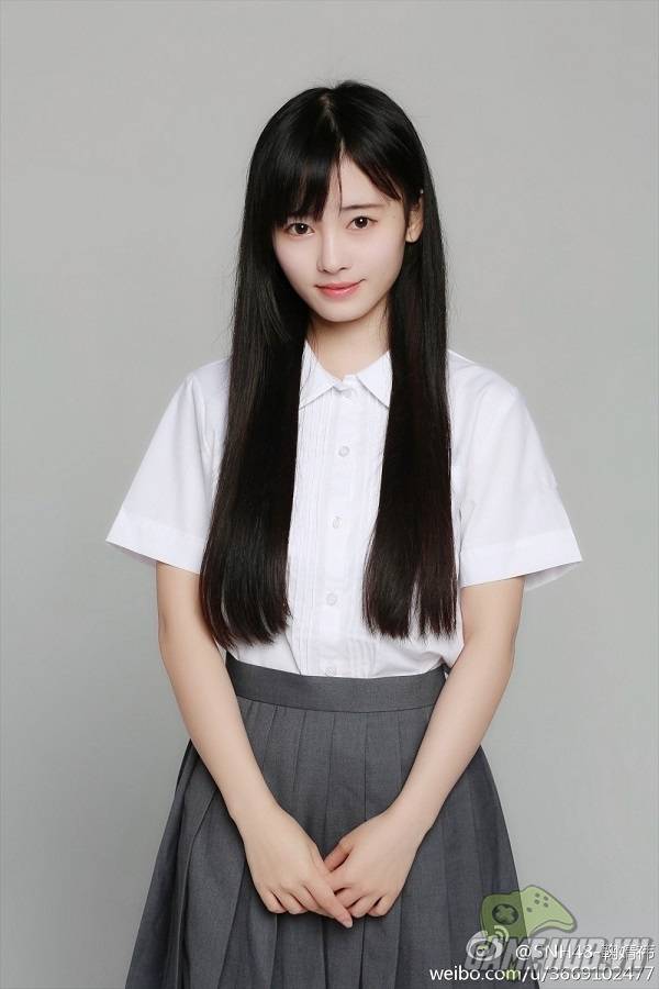 Cam thường lộ vai dị dạng của mỹ nh&acirc;n 4000 năm c&oacute; một- Ảnh 9.