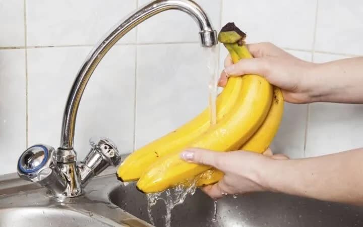 Mẹo gi&uacute;p chuối ch&iacute;n tươi l&acirc;u hơn m&agrave; kh&ocirc;ng bị th&acirc;m- Ảnh 1.