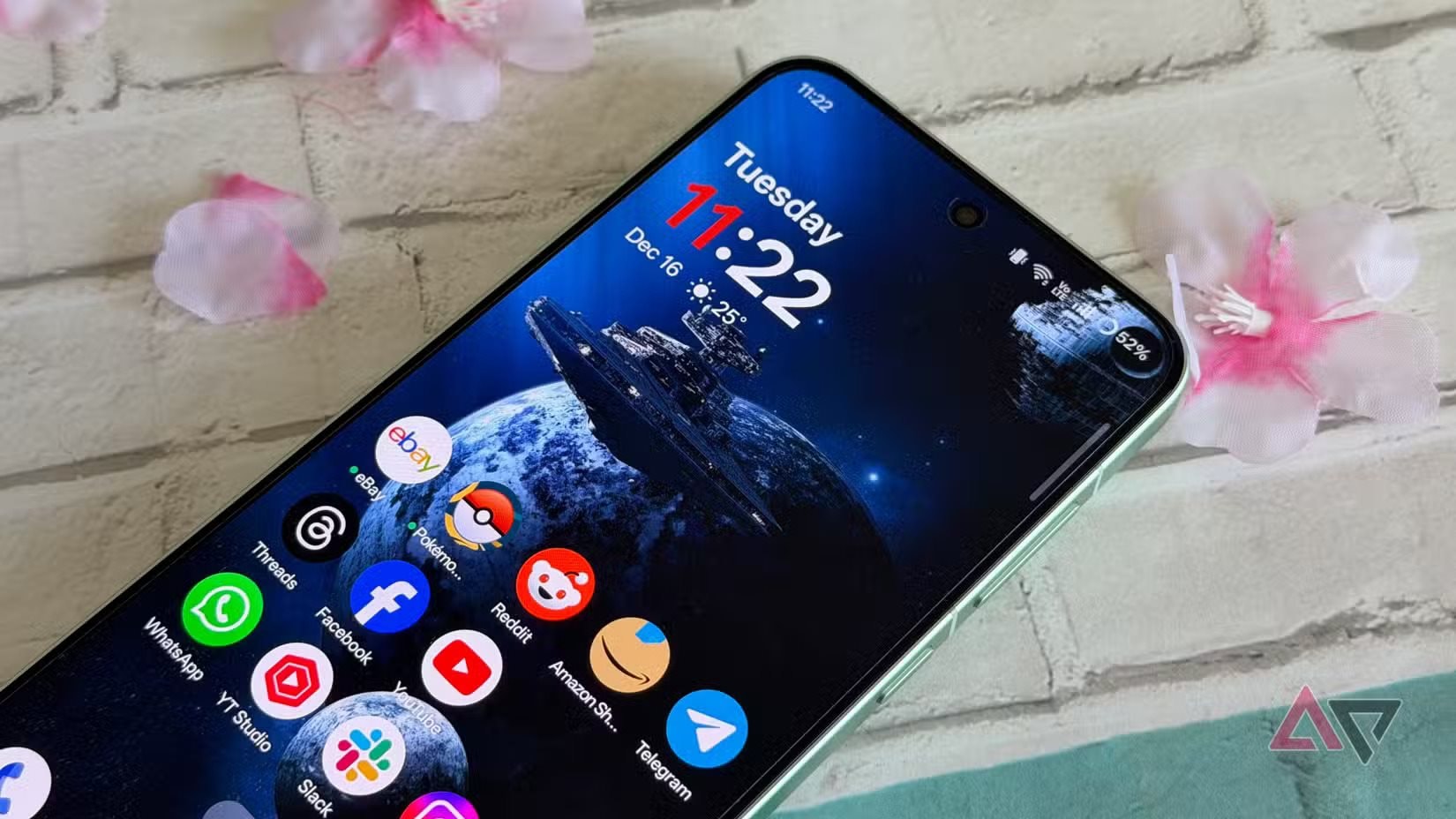 "Bom tấn" tầm trung vừa ra mắt: Rẻ hơn h&agrave;ng flagship cả 10 triệu vẫn c&oacute; đủ chip 8 Gen 5, pin lớn 7.400mAh- Ảnh 3.