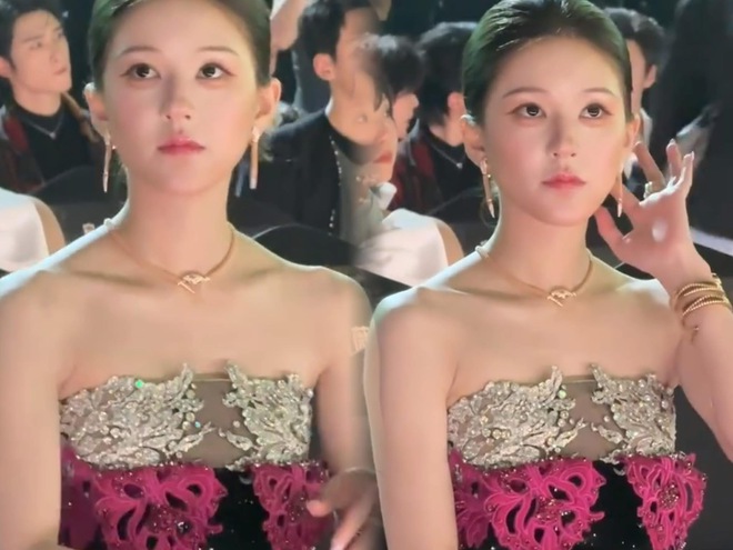 Kh&ocirc;ng ai b&ecirc;nh được Triệu Lộ Tư: Cố tới đ&acirc;u vẫn mờ nhạt trước 1 mỹ nh&acirc;n?- Ảnh 1.