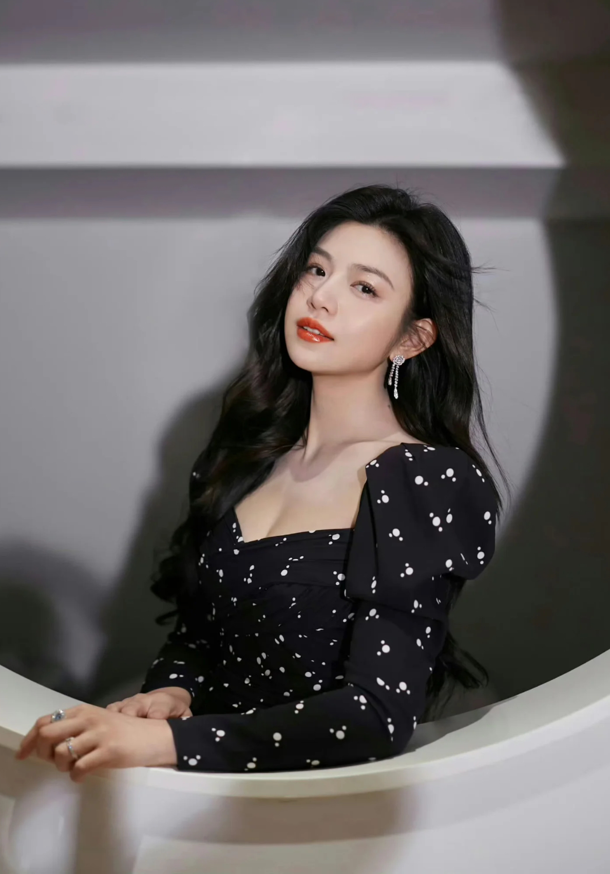 Trần đời chỉ c&oacute; Trần Nghi&ecirc;n Hy: 42 tuổi vẫn c&acirc;n đẹp style c&ocirc;ng ch&uacute;a v&agrave; "trai ngoan" k&eacute;m 19 tuổi- Ảnh 20.