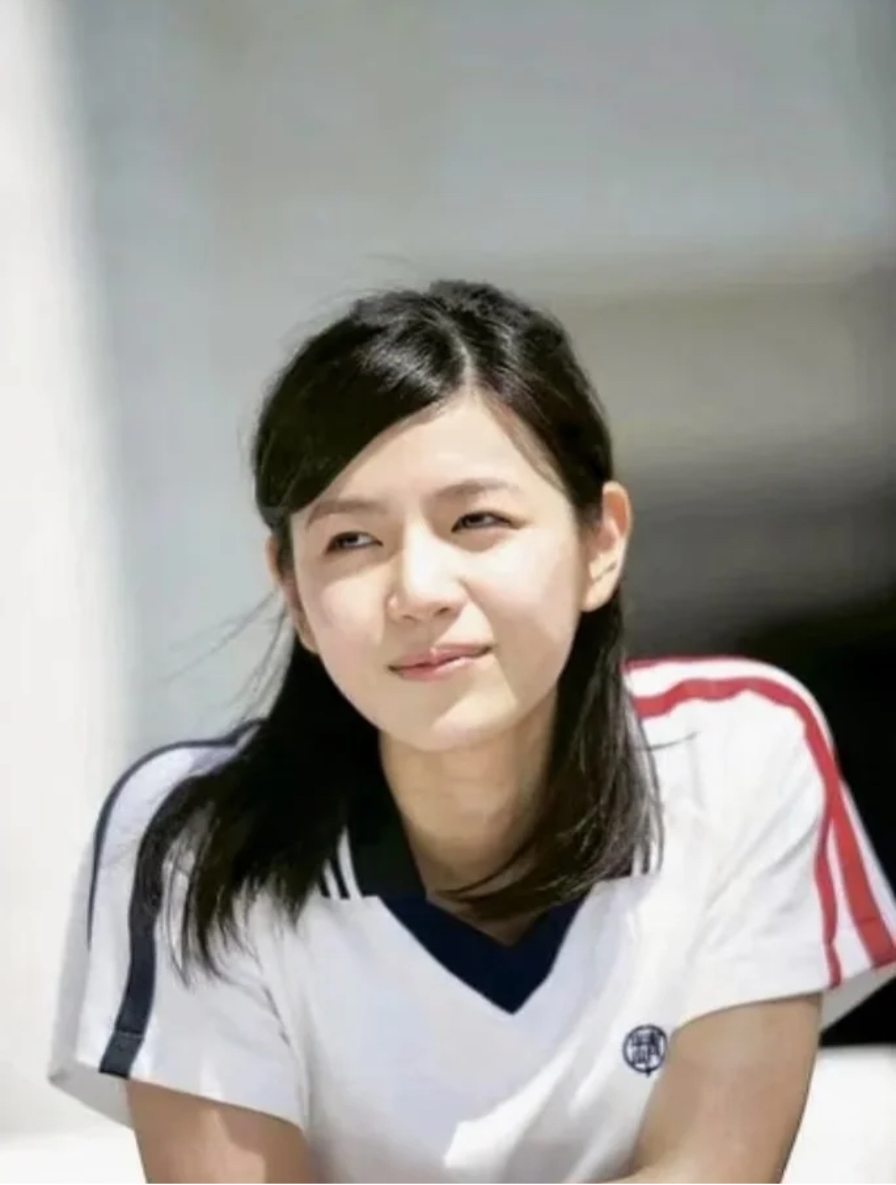 Trần đời chỉ c&oacute; Trần Nghi&ecirc;n Hy: 42 tuổi vẫn c&acirc;n đẹp style c&ocirc;ng ch&uacute;a v&agrave; "trai ngoan" k&eacute;m 19 tuổi- Ảnh 13.