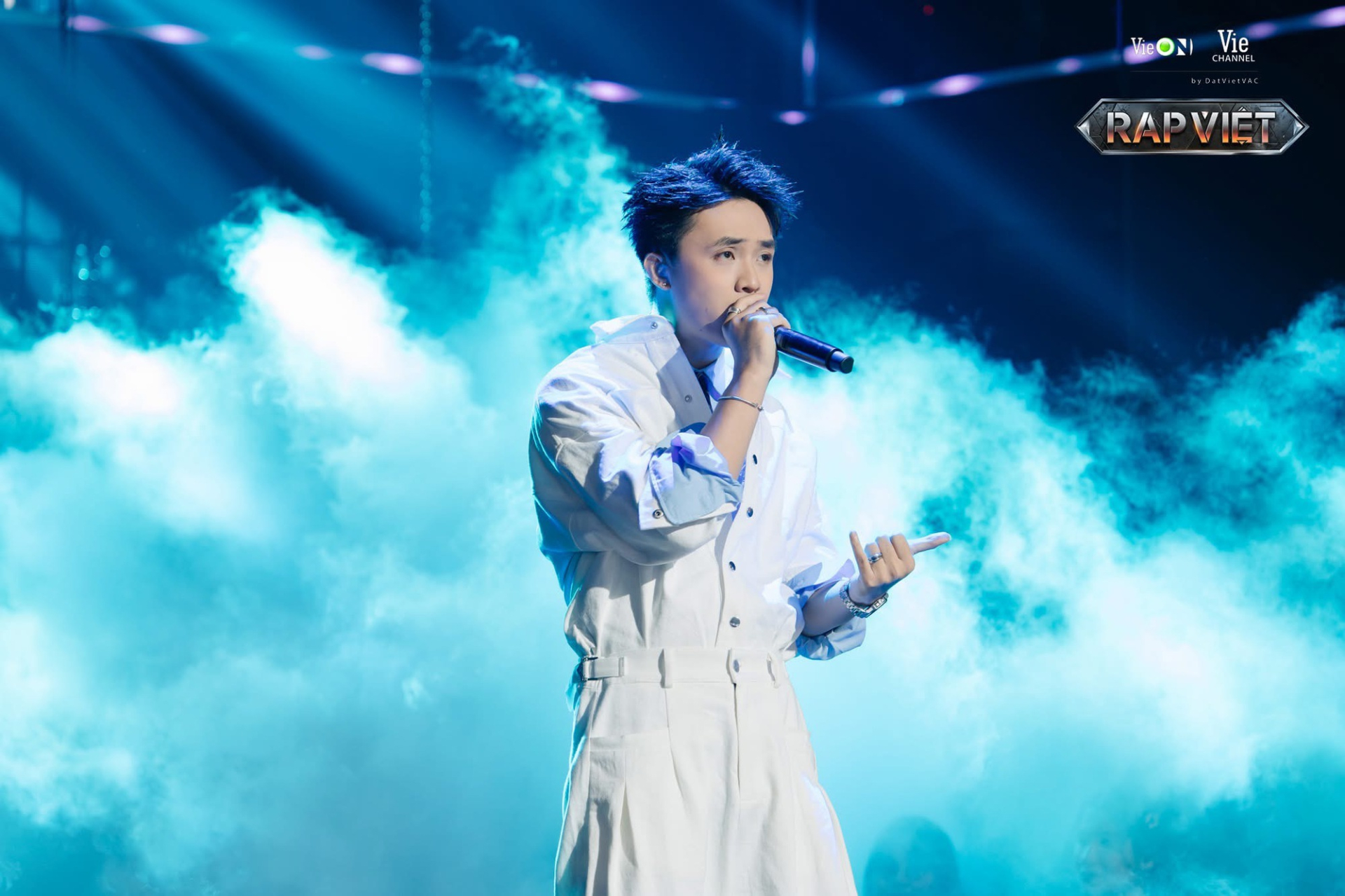 Nam rapper mang sức trẻ, niềm tự h&agrave;o Việt Nam v&agrave; khoảnh khắc b&ugrave;ng nổ đến &ldquo;ph&aacute; đảo&rdquo; WeYoung 2025!- Ảnh 3.