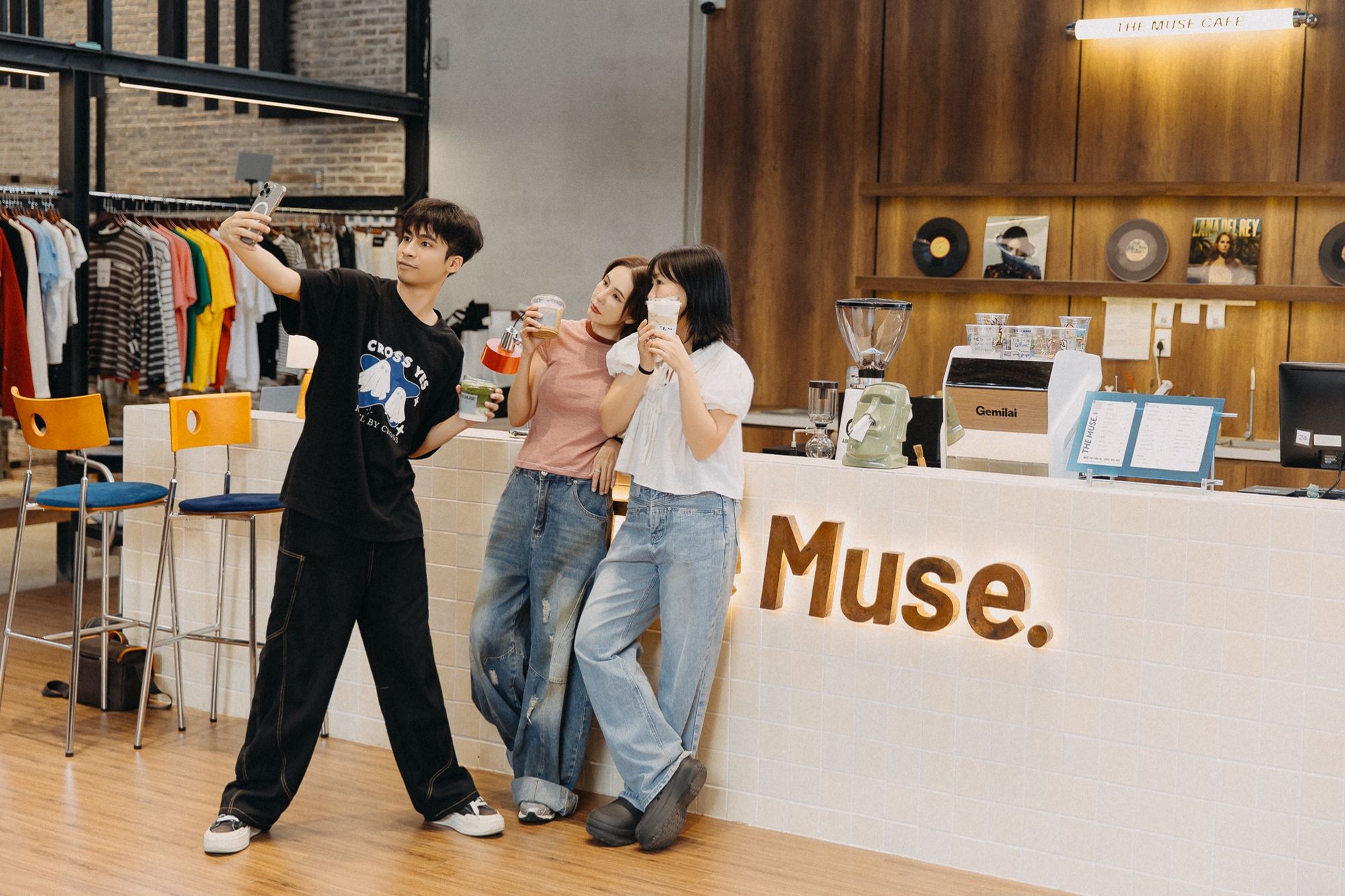 B&ecirc;n trong khu tổ hợp 1.600m&sup2; đang hot ở TP.HCM: V&igrave; sao kh&aacute;ch T&acirc;y m&ecirc;, d&acirc;n Việt chi 4 - 5 triệu/ lần đến?- Ảnh 5.