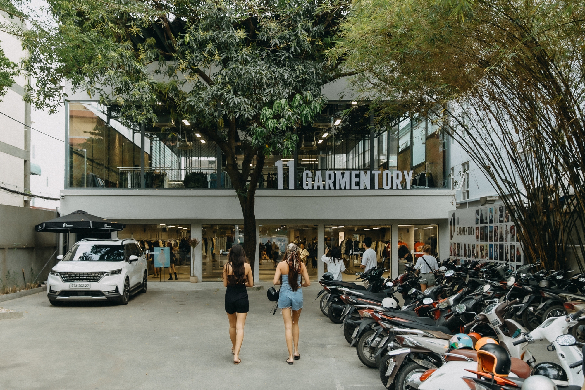 B&ecirc;n trong khu tổ hợp 1.600m&sup2; đang hot ở TP.HCM: V&igrave; sao kh&aacute;ch T&acirc;y m&ecirc;, d&acirc;n Việt chi 4 - 5 triệu/ lần đến?- Ảnh 1.