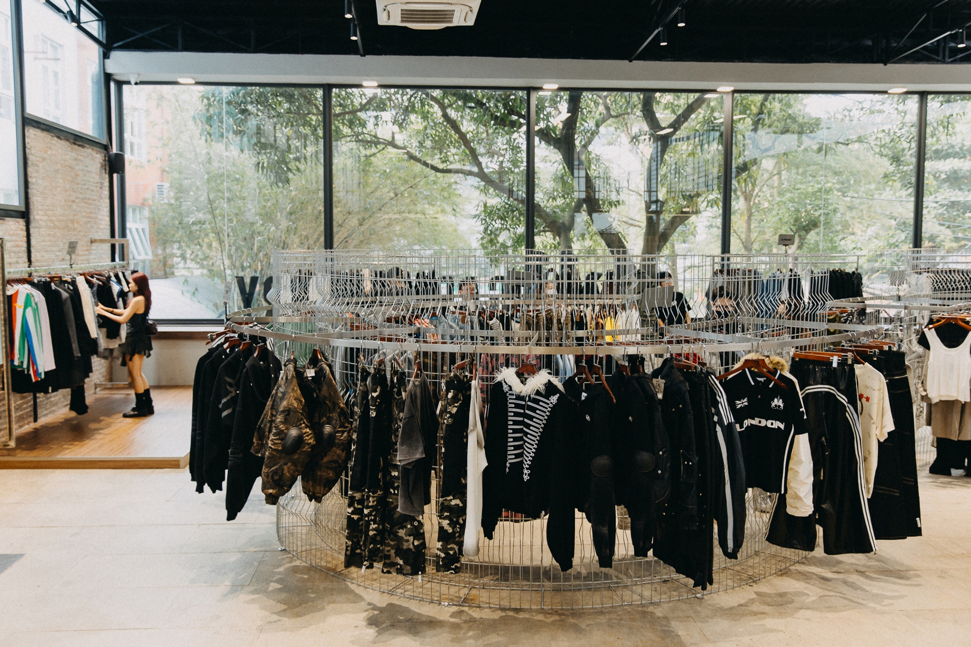 B&ecirc;n trong khu tổ hợp 1.600m&sup2; đang hot ở TP.HCM: V&igrave; sao kh&aacute;ch T&acirc;y m&ecirc;, d&acirc;n Việt chi 4 - 5 triệu/ lần đến?- Ảnh 2.