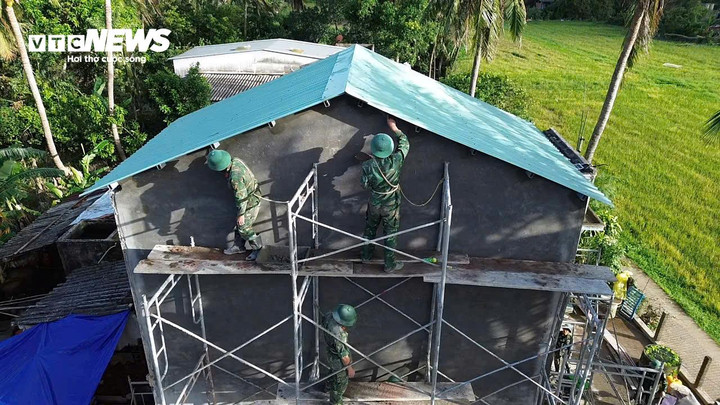 &lsquo;Chiến dịch Quang Trung&rsquo; x&acirc;y nh&agrave; thần tốc: &lsquo;Bộ đội l&agrave;m nh&agrave; nhanh m&agrave; đẹp lắm&rsquo;- Ảnh 3.