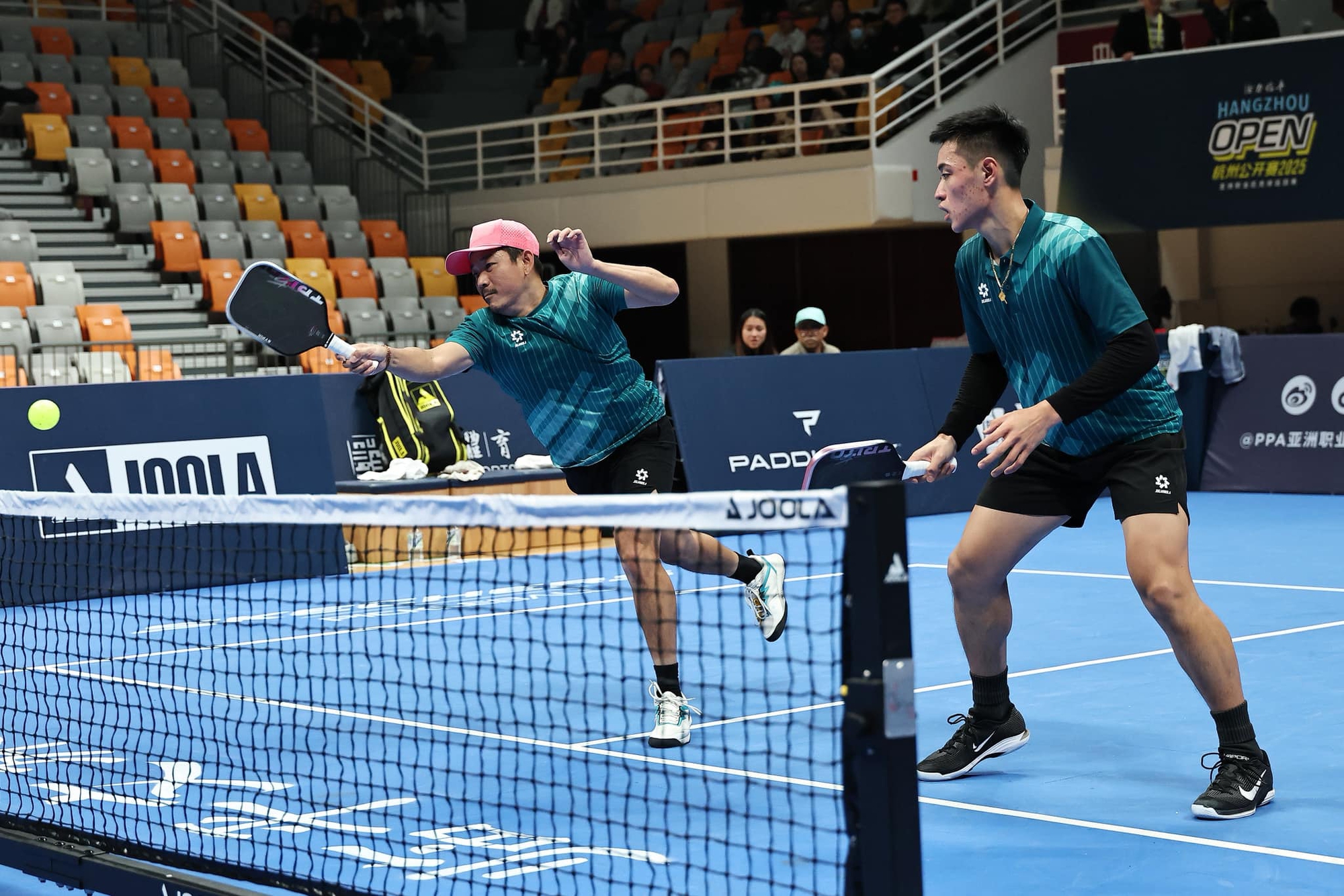 Pickleball Việt: Ai thắng nổi Minh Qu&acirc;n - Vinh Hiển b&acirc;y giờ?- Ảnh 2.
