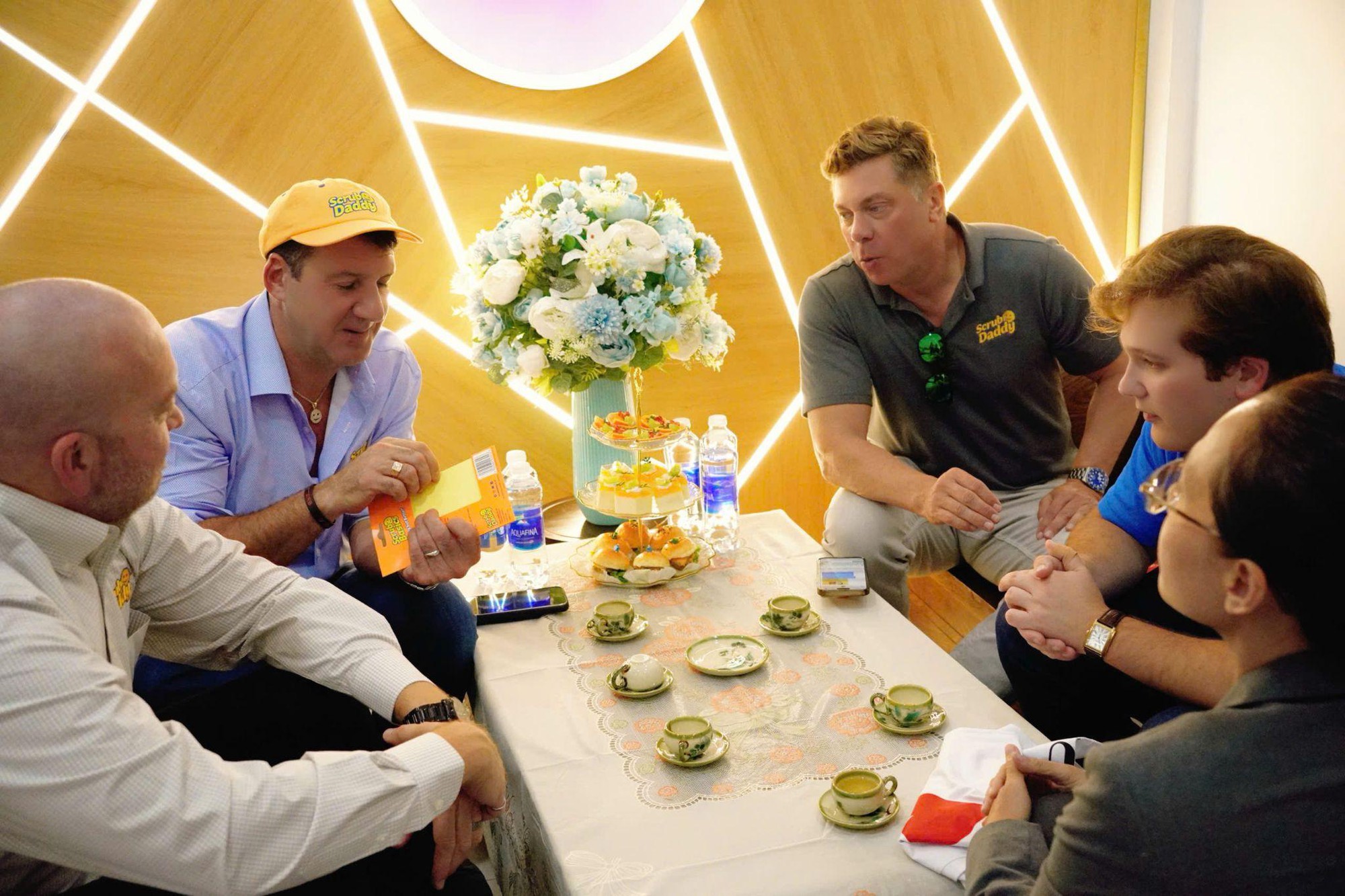 CEO Scrub Daddy thăm văn ph&ograve;ng NPP độc quyền tại Việt Nam: Cột mốc quan trọng sau 1 năm gia nhập thị trường- Ảnh 2.