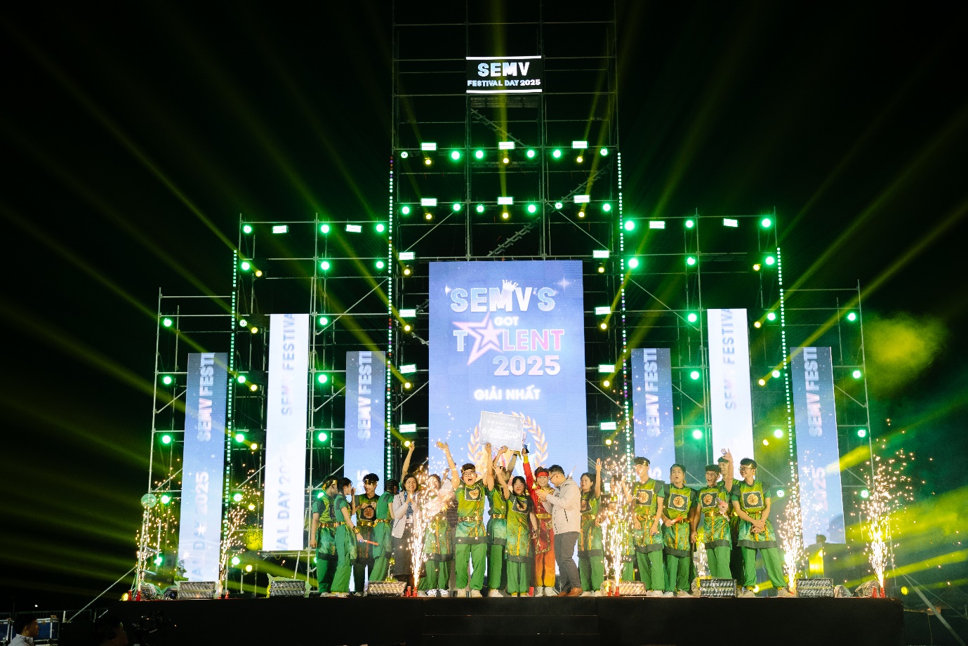 Festival 2025: Ng&agrave;y hội si&ecirc;u lớn của gia đ&igrave;nh SEMV - ch&aacute;y hết m&igrave;nh!- Ảnh 1.