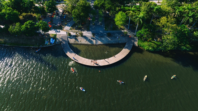 1 địa phương tổng thu du lịch đạt hơn 13.000 tỷ đồng cao nhất lịch sử: Vừa đ&oacute;n cầu truyền h&igrave;nh Đường l&ecirc;n đỉnh Olympia 2025, kh&aacute;ch đi 1 lần nhớ m&atilde;i kh&oacute; qu&ecirc;n- Ảnh 4.