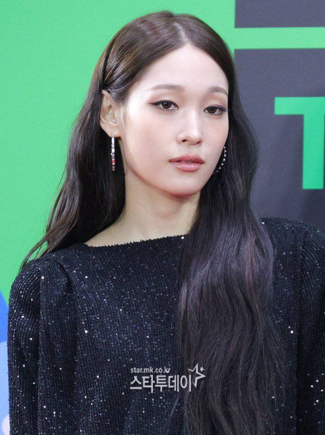 Tiểu thư Samsung khiến qu&aacute; khứ của Kim Ji Won được nhắc lại- Ảnh 11.