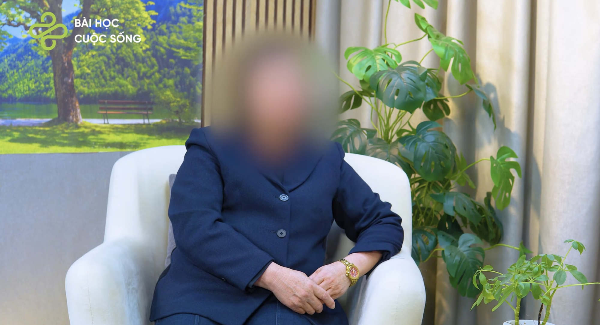 "B&agrave; ngoại" U60 ngoại t&igrave;nh với trai trẻ bị chồng bắt tại trận: &Ocirc;ng ấy nh&igrave;n thấy em, mặt &ocirc;ng sầm lại...- Ảnh 1.