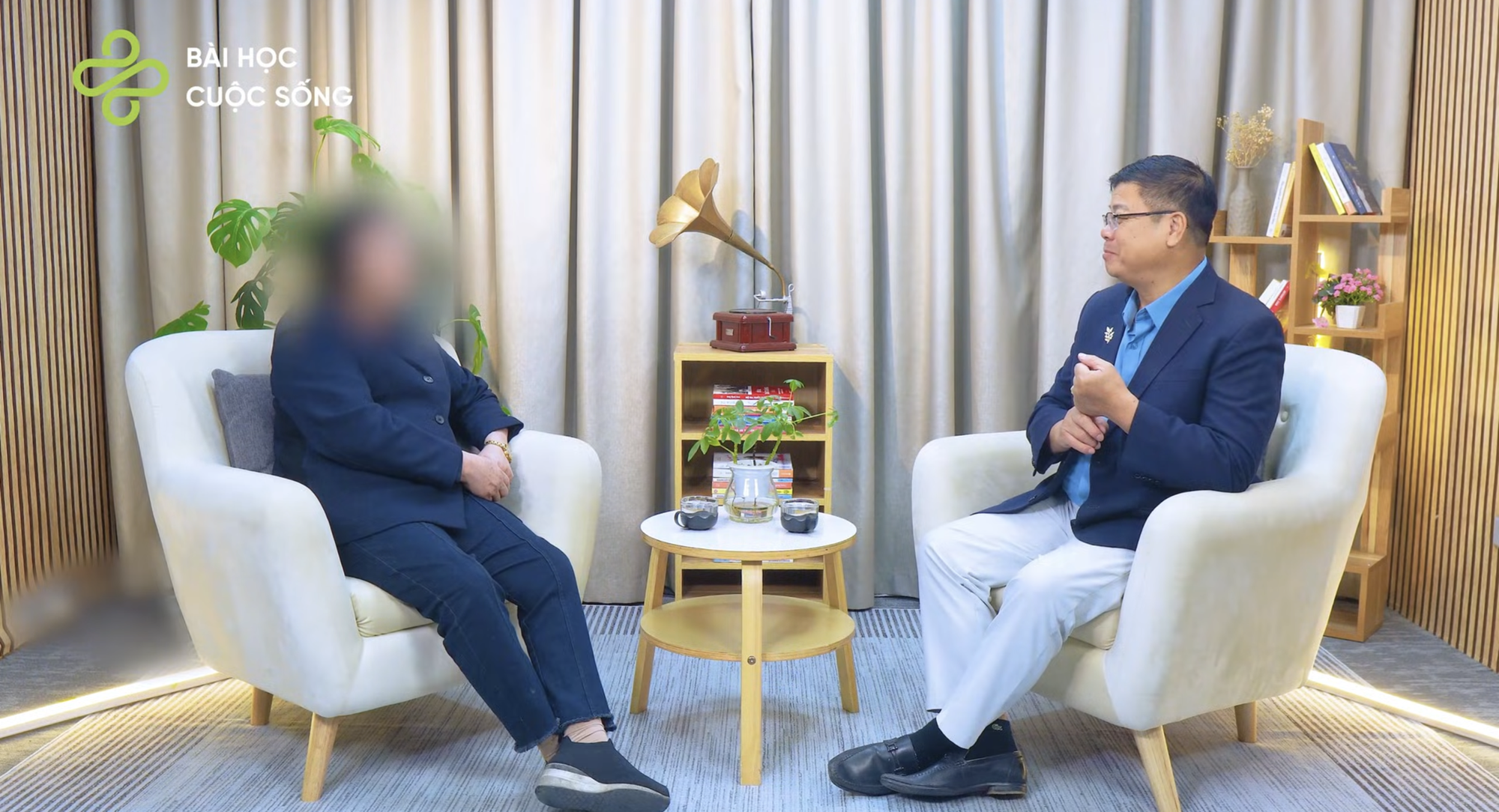 "B&agrave; ngoại" U60 ngoại t&igrave;nh với trai trẻ bị chồng bắt tại trận: &Ocirc;ng ấy nh&igrave;n thấy em, mặt &ocirc;ng sầm lại...- Ảnh 2.