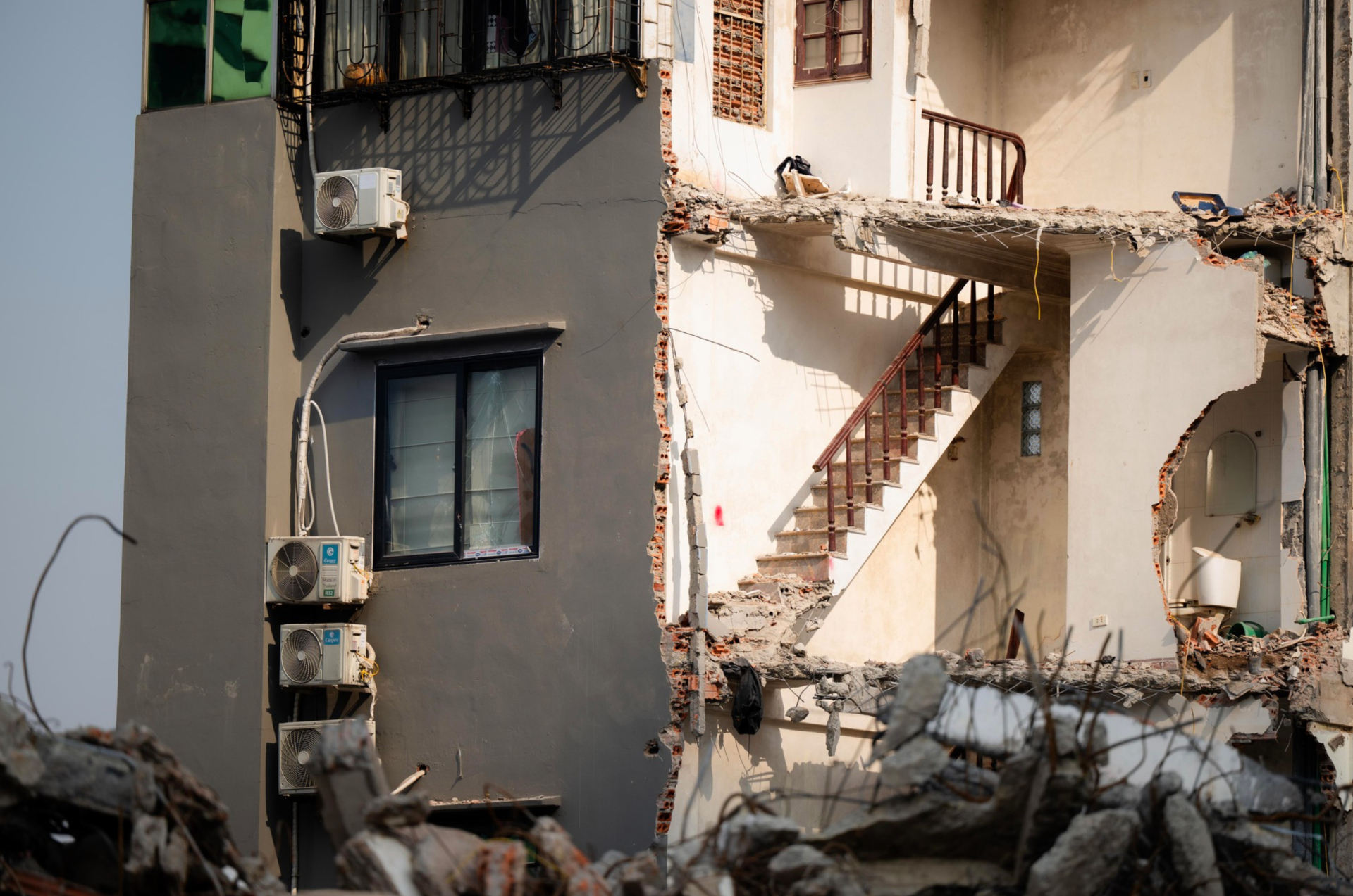 Người phụ nữ ở La Th&agrave;nh (H&agrave; Nội) b&agrave;n giao nh&agrave; sớm lấy tiền mua 100 c&acirc;y v&agrave;ng biết số tiền l&atilde;i m&agrave; cho&aacute;ng- Ảnh 4.