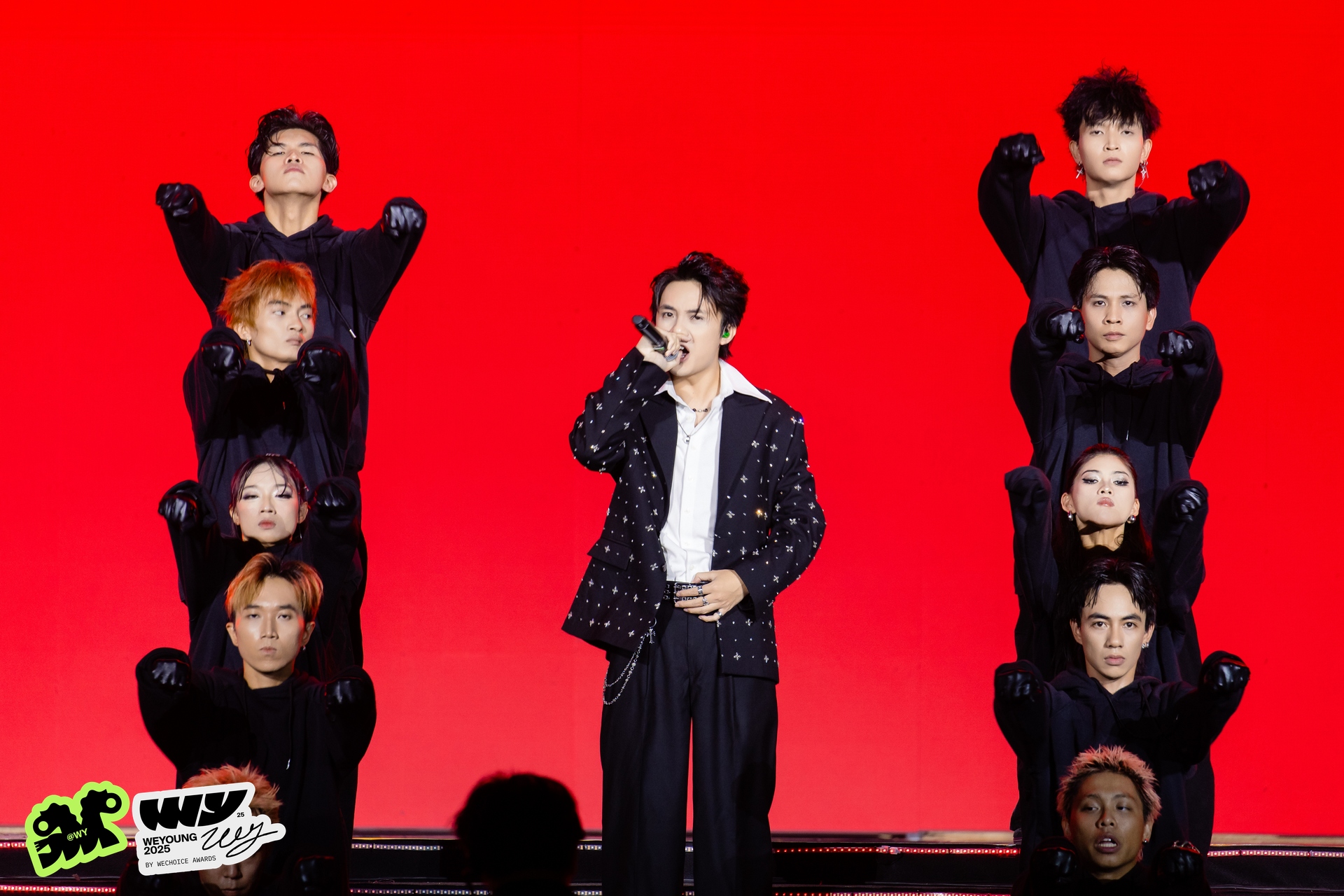 Nam rapper mang sức trẻ, niềm tự h&agrave;o Việt Nam v&agrave; khoảnh khắc b&ugrave;ng nổ đến &ldquo;ph&aacute; đảo&rdquo; WeYoung 2025!- Ảnh 5.