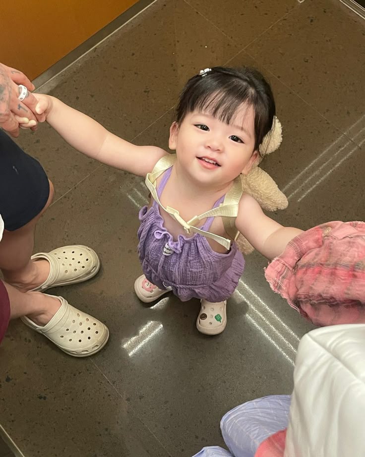 Bố mẹ kh&ocirc;n ngoan sẽ kh&ocirc;ng mang những vấn đề n&agrave;y của con đi kiếm chuyện l&agrave;m qu&agrave; với người ngo&agrave;i- Ảnh 1.