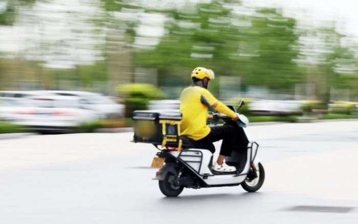 Ph&aacute;t hiện 1 cặp vợ chồng chỉ l&agrave; t&agrave;i xế v&agrave; nh&acirc;n vi&ecirc;n b&igrave;nh thường, nhưng nhận số tiền 35 tỷ đồng tới 2 lần- Ảnh 1.