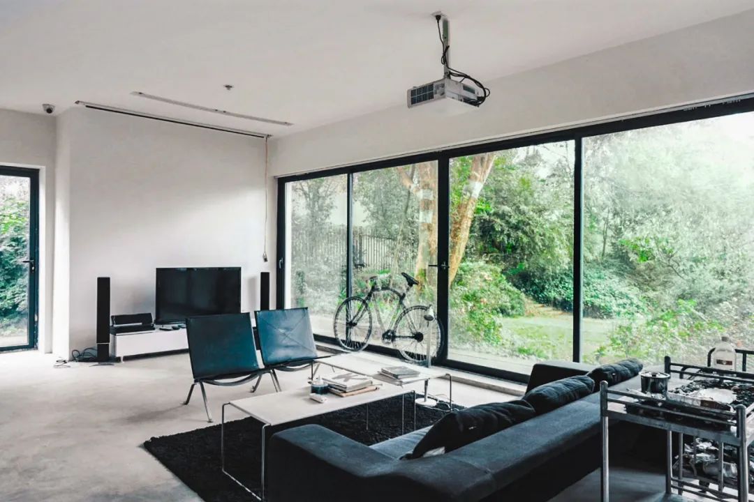 Nam nghệ sĩ x&acirc;y biệt thự ở ẩn, U80 sống &ldquo;lẻ b&oacute;ng&rdquo;: Kh&ocirc;ng nghỉ hưu, thức đến 4h s&aacute;ng l&agrave;m việc vẫn h&agrave;i l&ograve;ng- Ảnh 7.