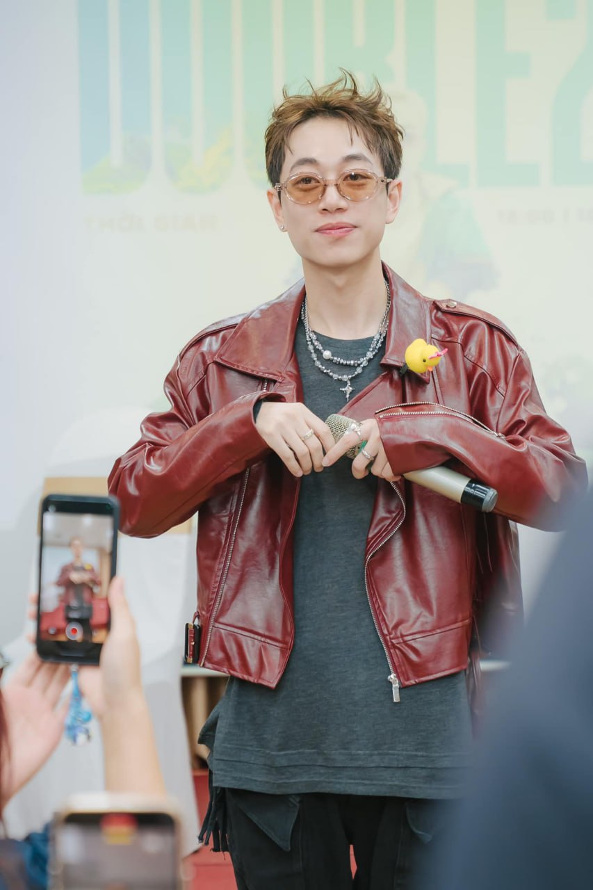 Kh&ocirc;ng thể nhận ra đ&acirc;y l&agrave; Qu&aacute;n qu&acirc;n Rap Việt, nhan sắc &ldquo;l&ecirc;n hương&rdquo; như &ldquo;thay đầu&rdquo;- Ảnh 1.