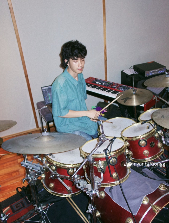 Con g&aacute;i Mỹ Linh c&ocirc;ng khai đăng ảnh h&ocirc;n m&ocirc;i producer- Ảnh 5.