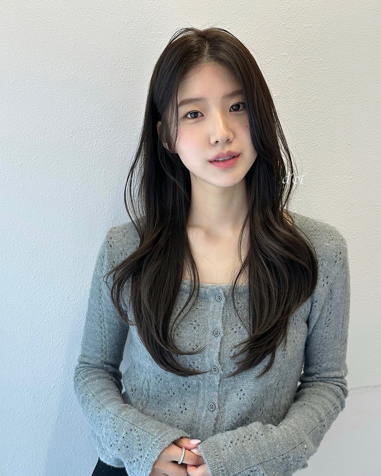 4 kiểu t&oacute;c d&agrave;i trẻ trung, nịnh mặt cho những ai kh&ocirc;ng th&iacute;ch cắt t&oacute;c ngắn- Ảnh 5.