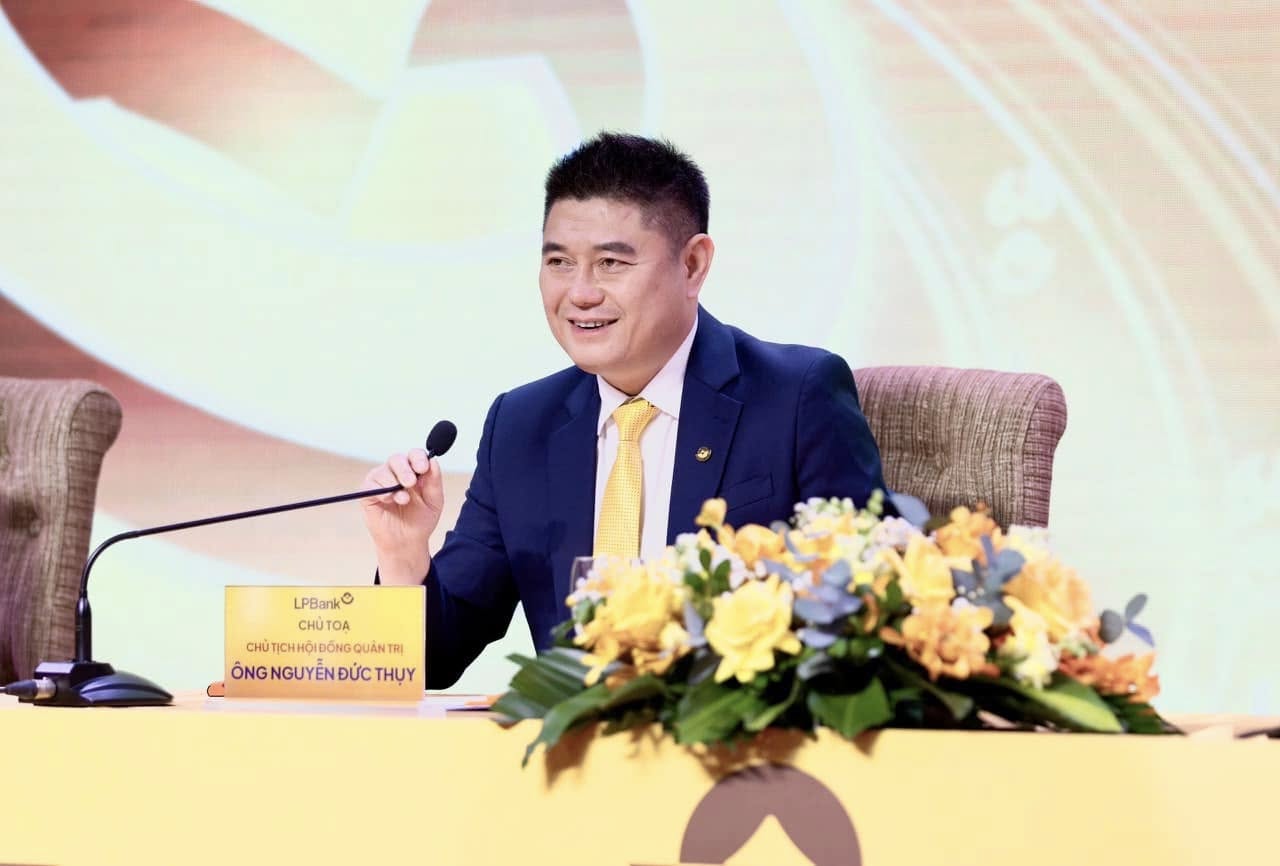 Con trai đại gia Ninh Bình vừa được bổ nhiệm Quyền Tổng giám đốc Sacombank giàu cỡ nào?- Ảnh 1. Con trai đại gia Ninh Bình vừa được bổ nhiệm Quyền Tổng giám đốc Sacombank giàu cỡ nào?- Ảnh 1.