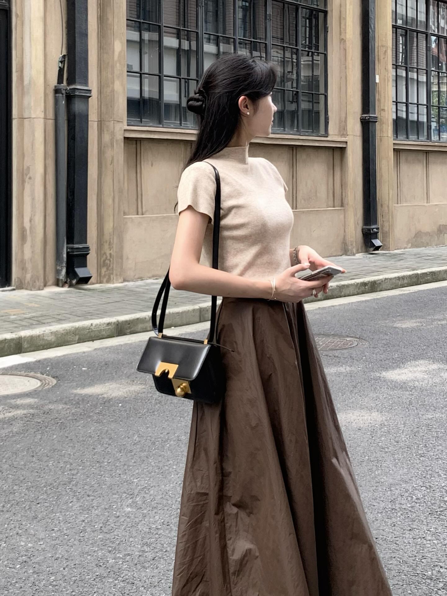 Ch&acirc;n v&aacute;y mặc theo 5 c&ocirc;ng thức tối giản n&agrave;y l&agrave; chuẩn đẹp v&agrave; sang- Ảnh 3.