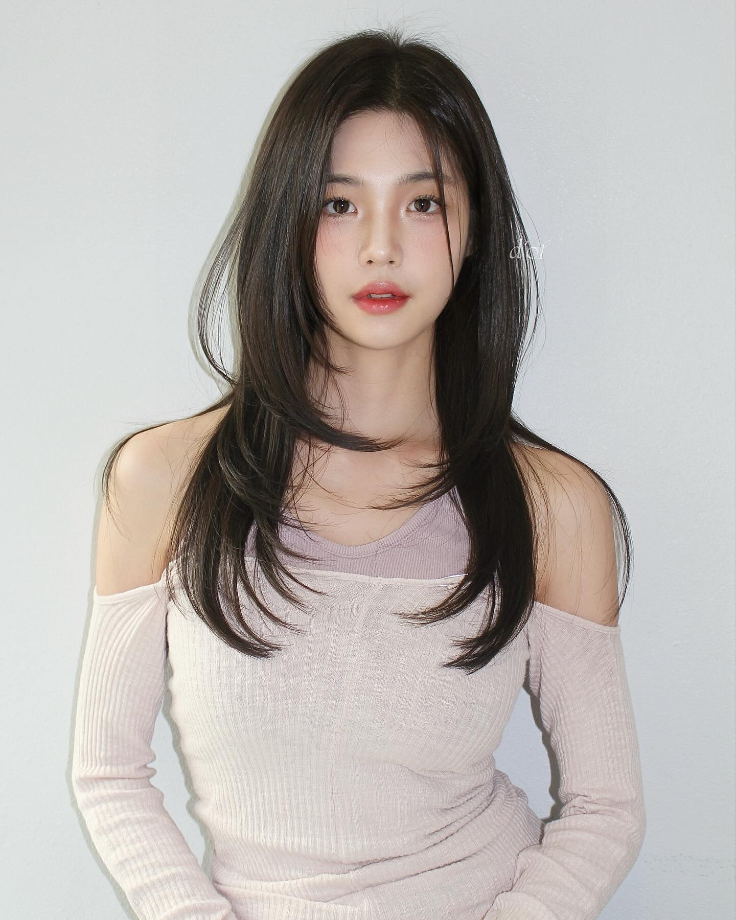 4 kiểu t&oacute;c d&agrave;i trẻ trung, nịnh mặt cho những ai kh&ocirc;ng th&iacute;ch cắt t&oacute;c ngắn- Ảnh 3.