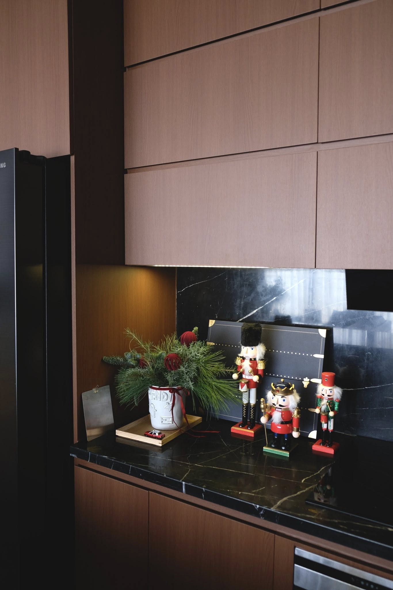 Nh&agrave; gi&agrave;u chơi Noel kiểu g&igrave;? Lộ diện c&acirc;y th&ocirc;ng của 1 ph&uacute; b&agrave; "giữ chuỗi đầu tư khủng", đẹp kh&ocirc;ng đối thủ- Ảnh 11.