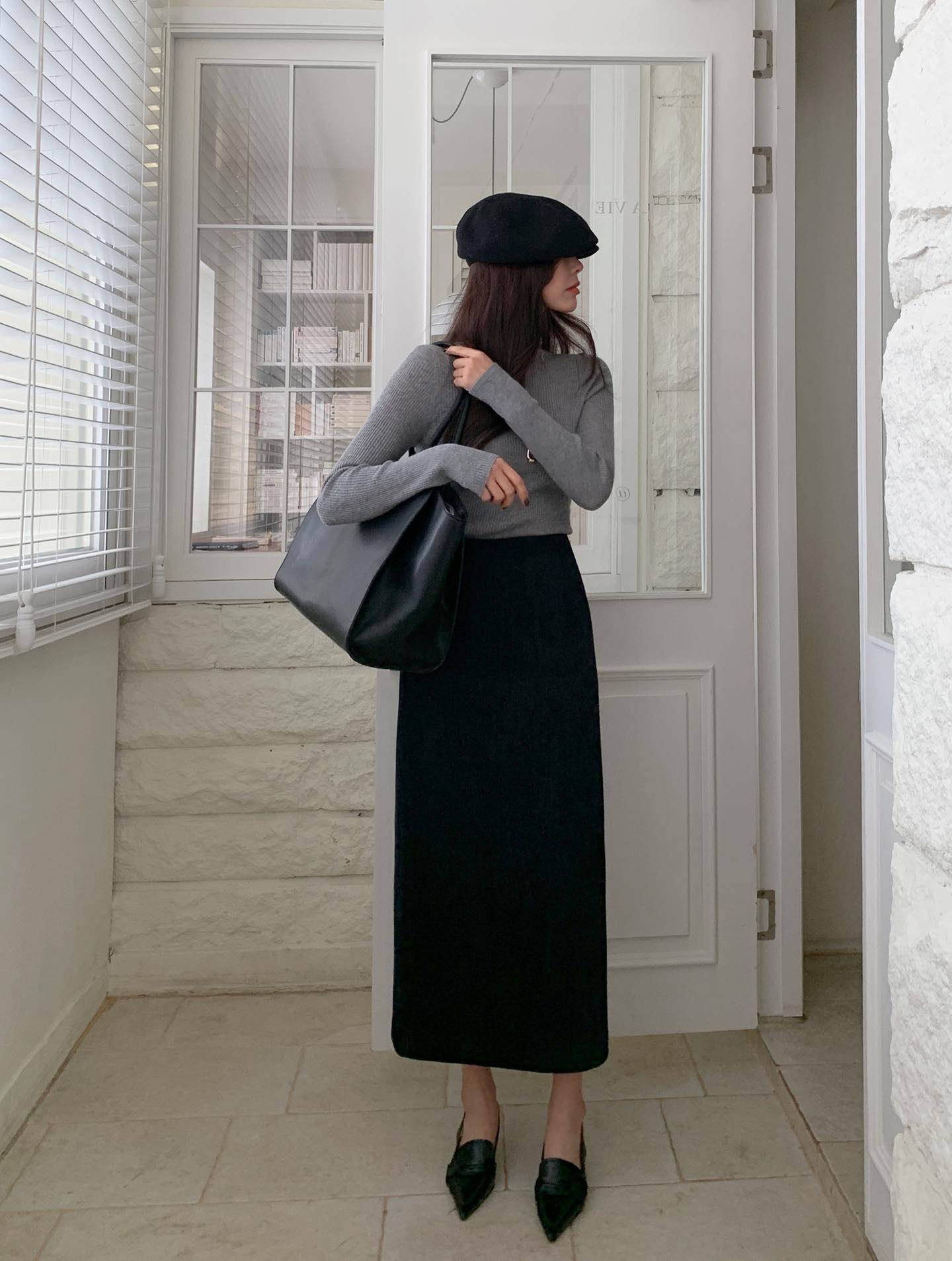 Ch&acirc;n v&aacute;y mặc theo 5 c&ocirc;ng thức tối giản n&agrave;y l&agrave; chuẩn đẹp v&agrave; sang- Ảnh 1.