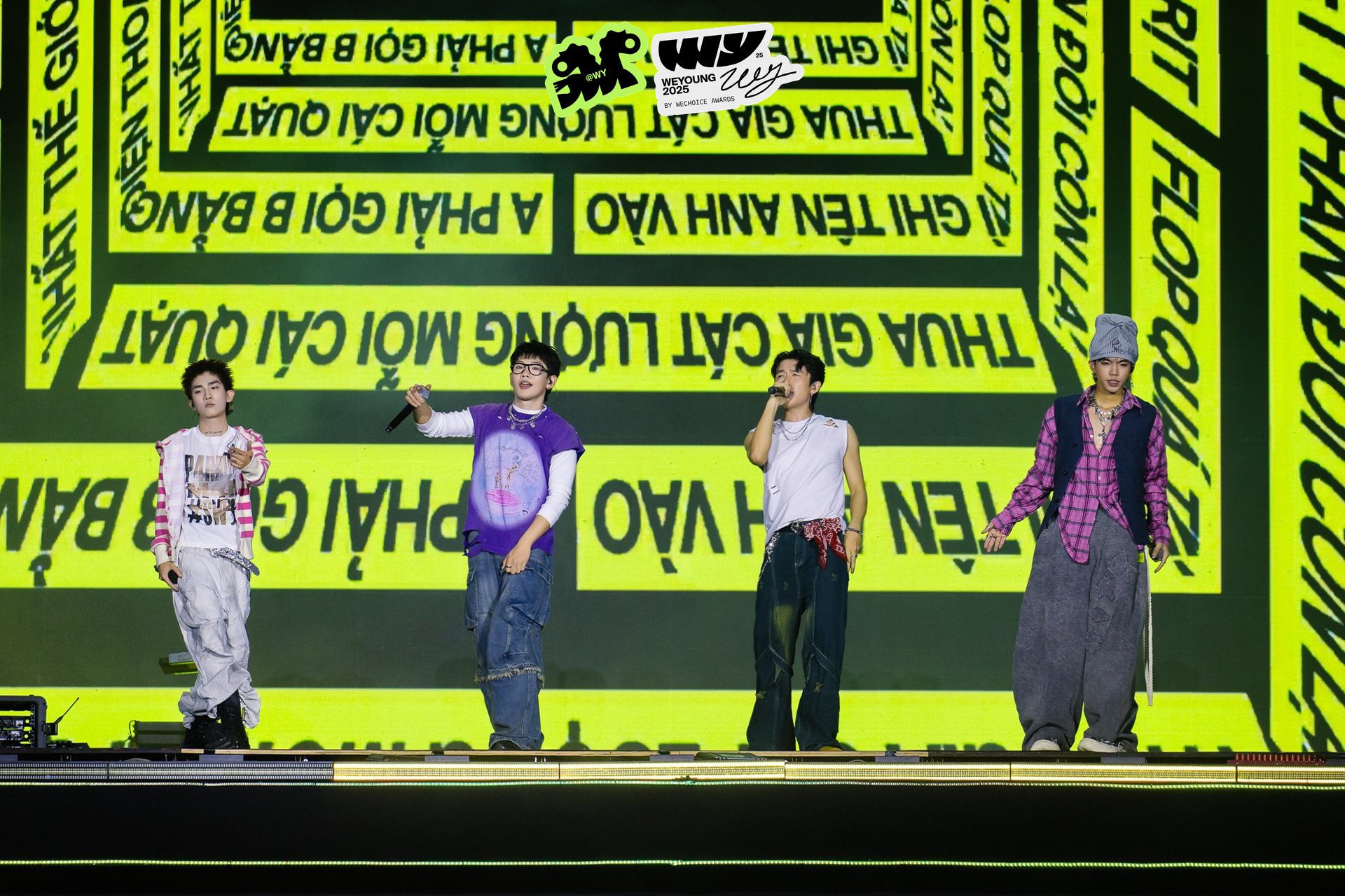 WeYoung 2025: Khi c&aacute;c nghệ sĩ trẻ l&agrave;m chủ s&acirc;n khấu v&agrave; toả s&aacute;ng bằng c&acirc;u chuyện &acirc;m nhạc của ch&iacute;nh m&igrave;nh- Ảnh 1.